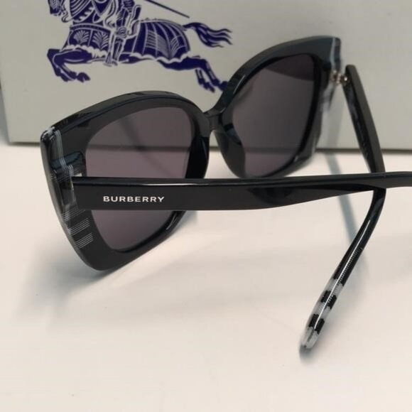 Burberry Meryl Polarized Dark Grey Butterfly Ladies Sunglasses BE4393F 405181 - Picture 12 of 12